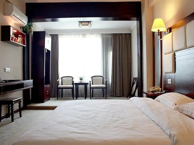 Oriental Pearl Hotel