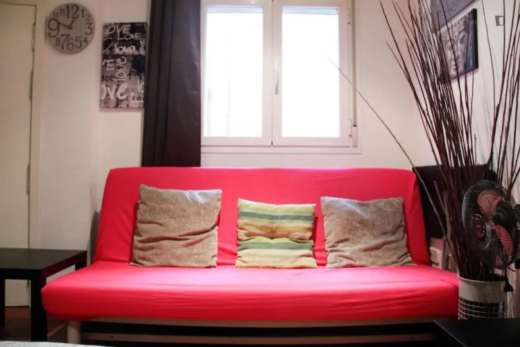 Studio in Madrid, With Wifi - 72 km From the Slopes