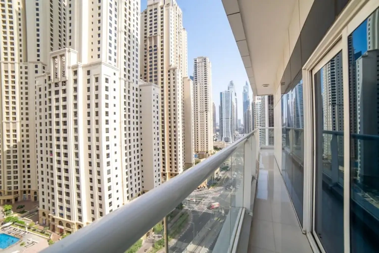 2 Bedrooms Apartment