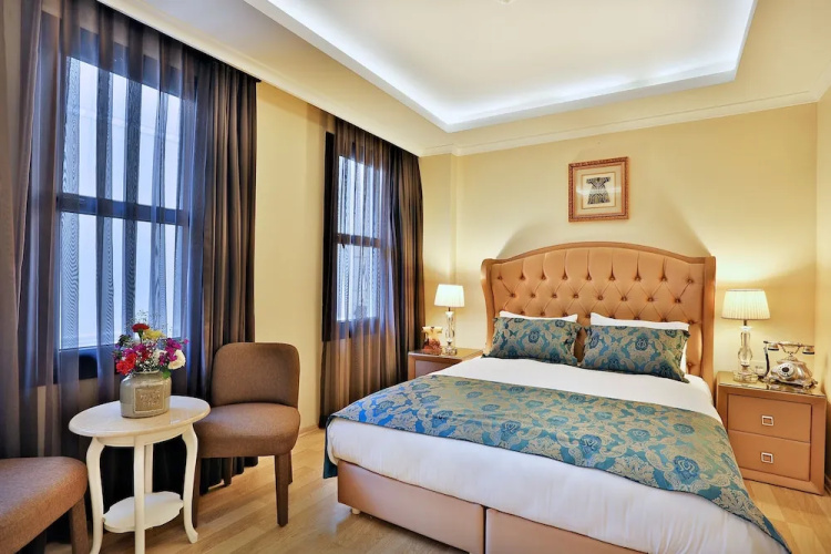Barefoot Hotel