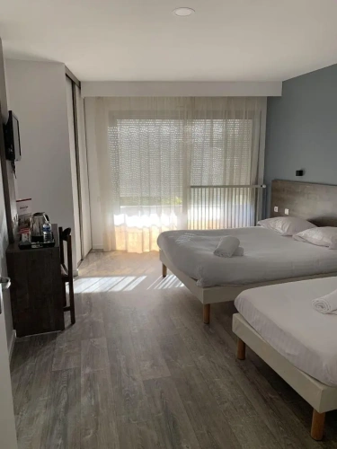 Standard Triple room
