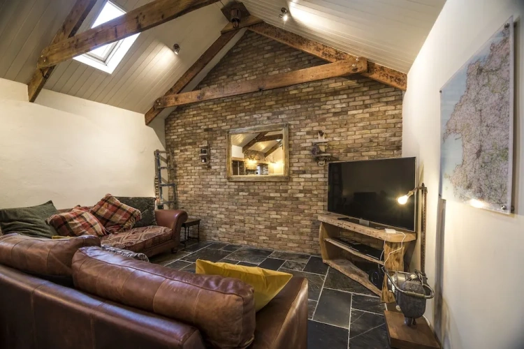 2 Bedrooms Cottage