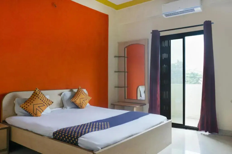 Vaishali Lodge by OYO Rooms
