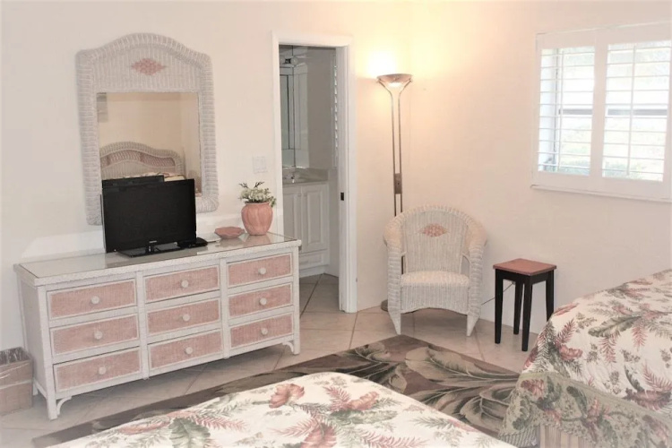 Jamaica Royale 097 - 2 Br Condo