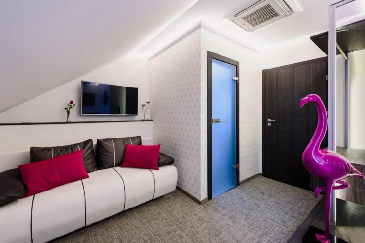 RQ Boutique Unique Hotel