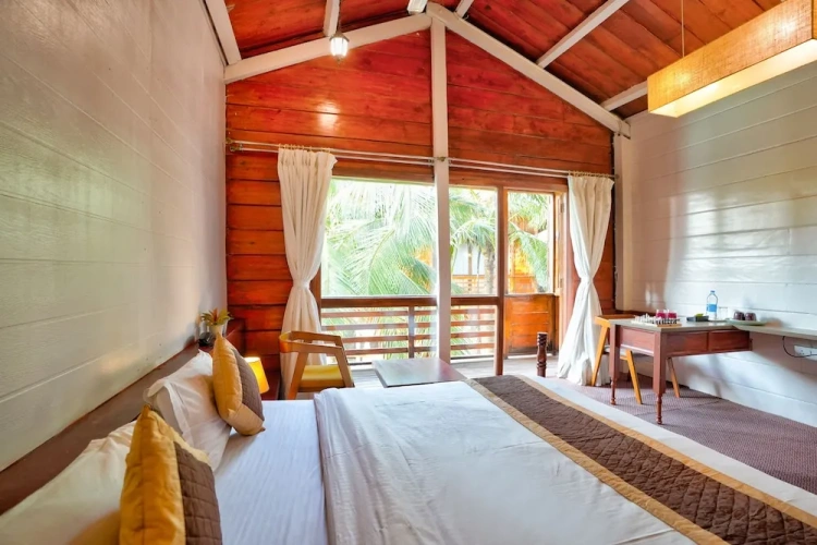 Deluxe Cottage with pool view