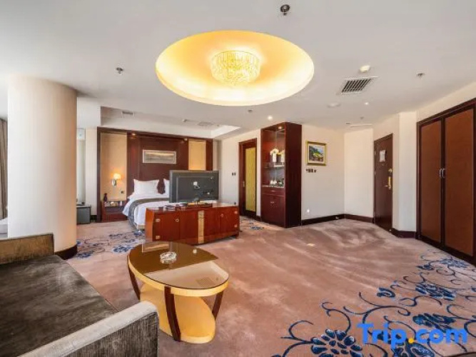 East River International Hotel