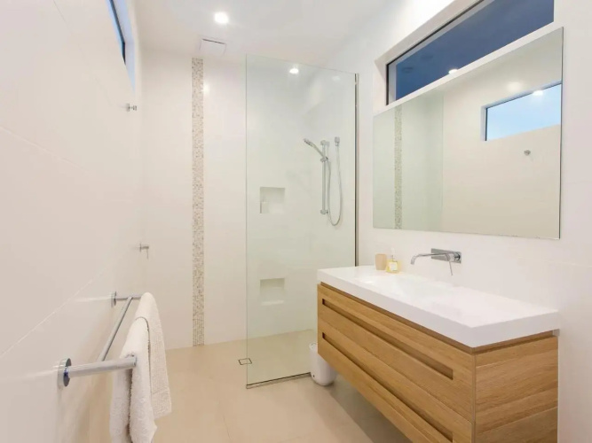 Adams St 32