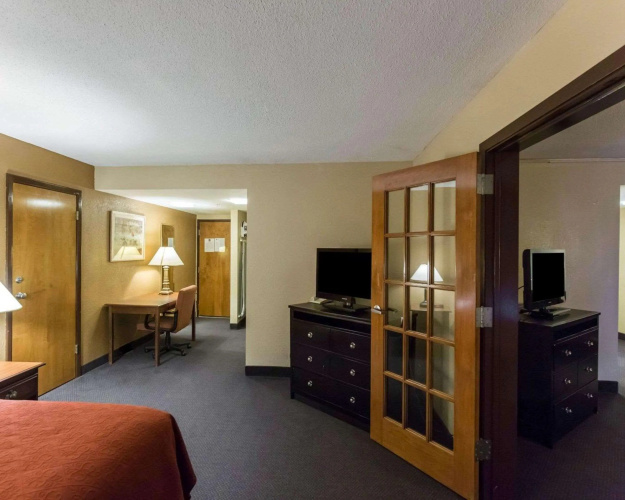 AmericInn by Wyndham Cedar Rapids North