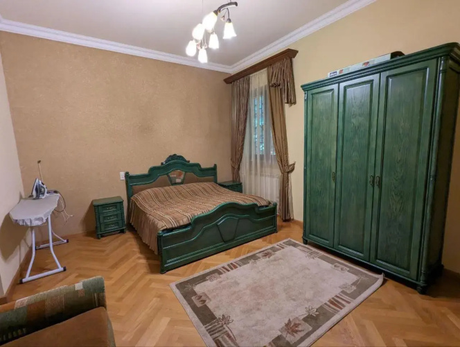 Star Apartment (Star Apartment)