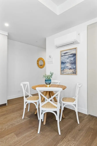Elegant 1-bed by Shops With Rooftop Swimming Pool