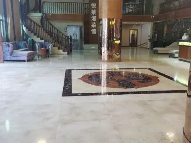 Yuelaite Junyi Hotel