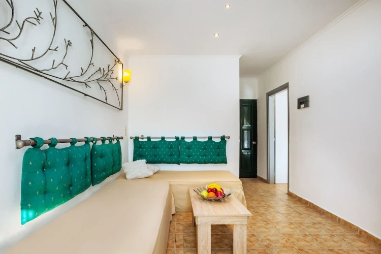 1 Bedroom Family Suite with balcony