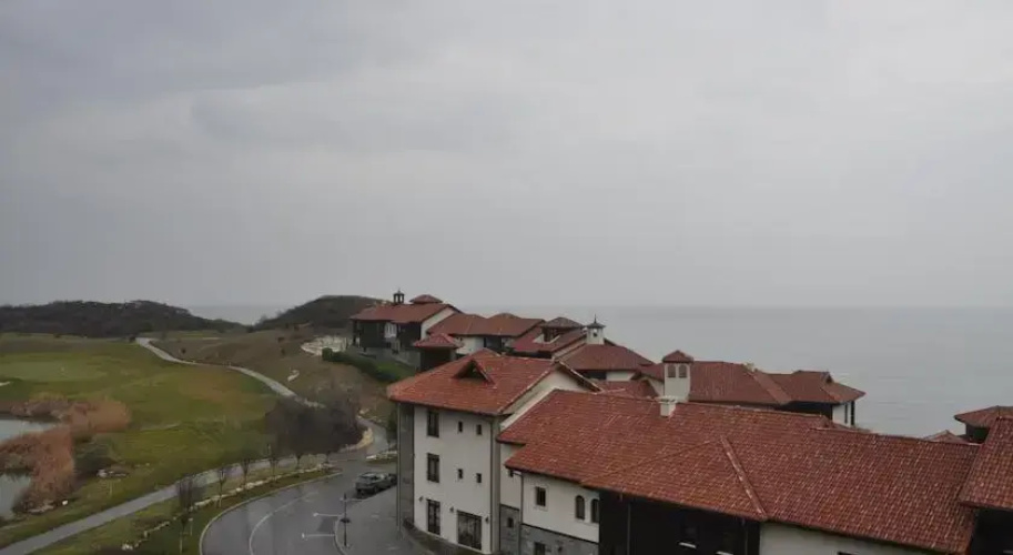 Thracian Cliffs Owners Apartments