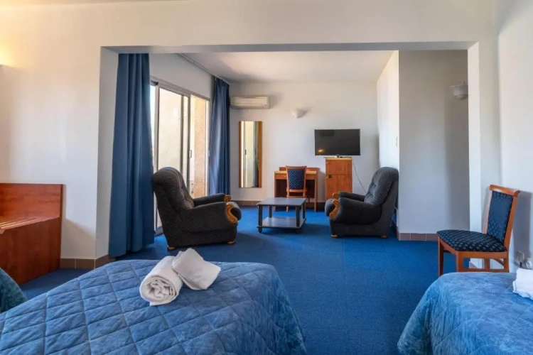 Standard Quadruple room with sea view