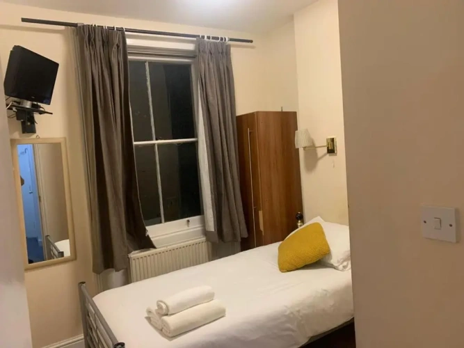 Standard Single room