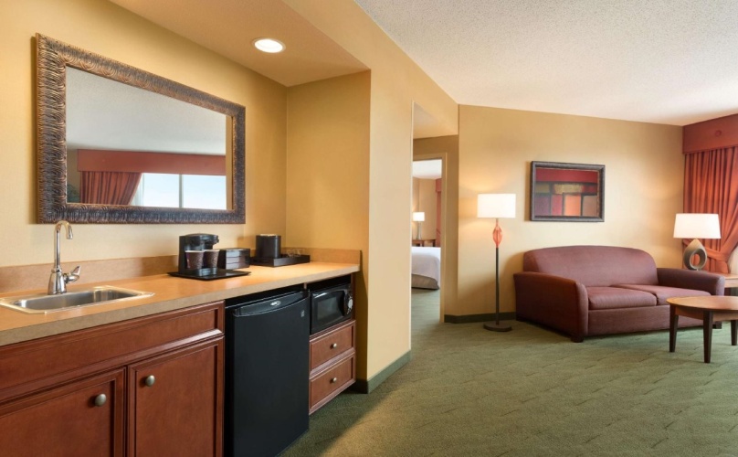 Embassy Suites by Hilton East Peoria Riverfront Hotel & Conf photo 37