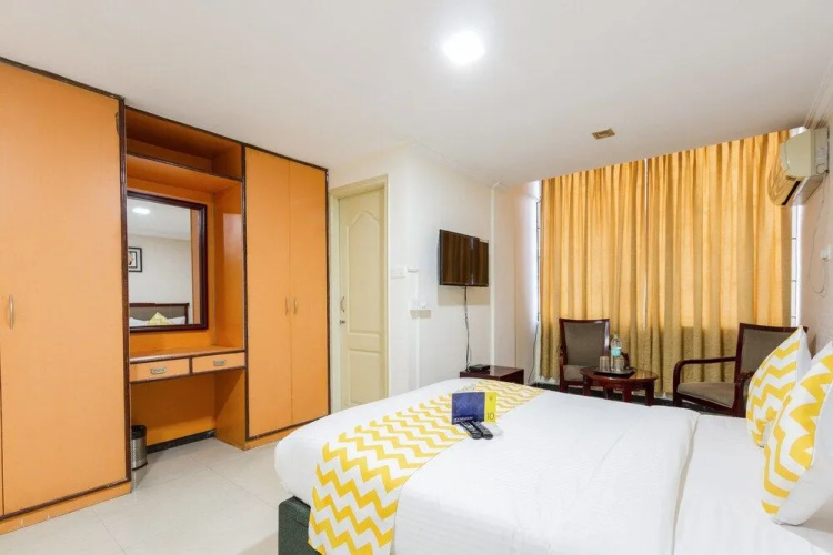 FabHotel Oriental Suites