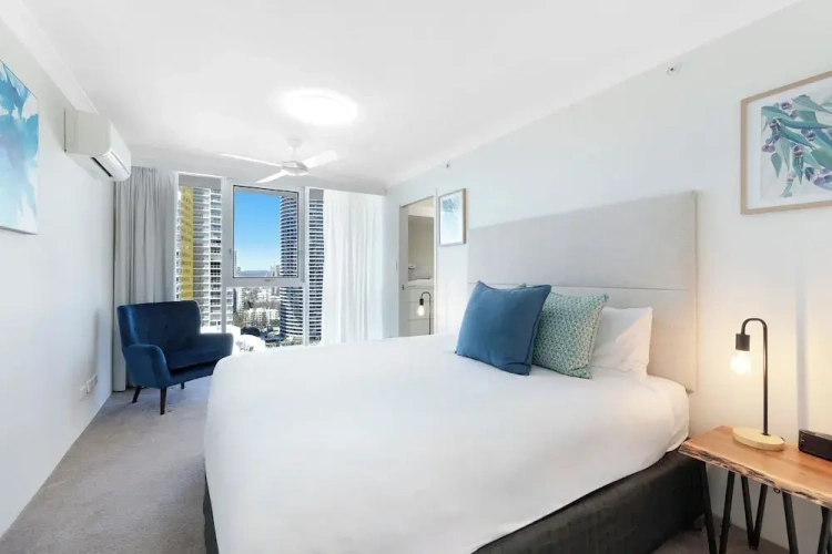 1 Bedroom Apartment with balcony and with ocean view