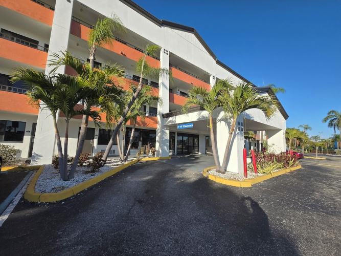 Stay Inn & Suites - Fort Myers, FL