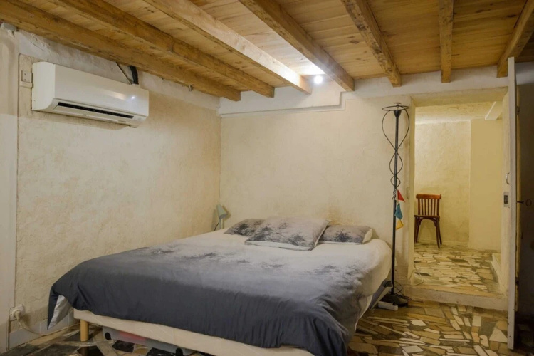 Nice house with garden to visit Paris