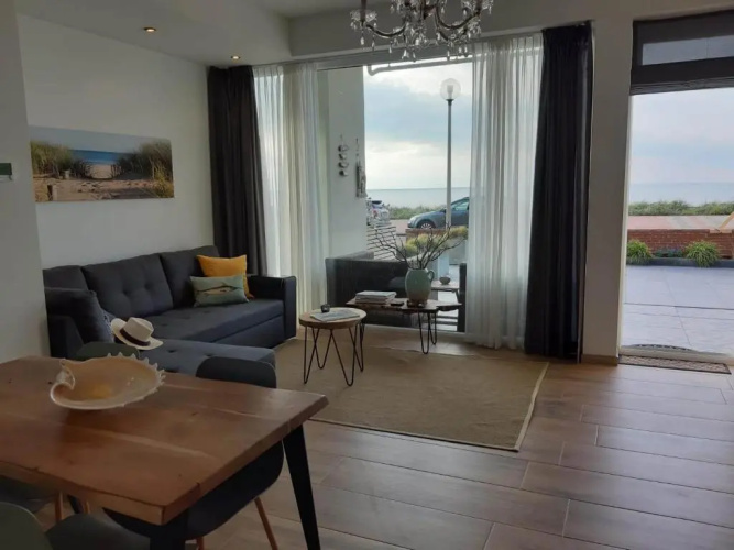 Benny's Beach House 1
