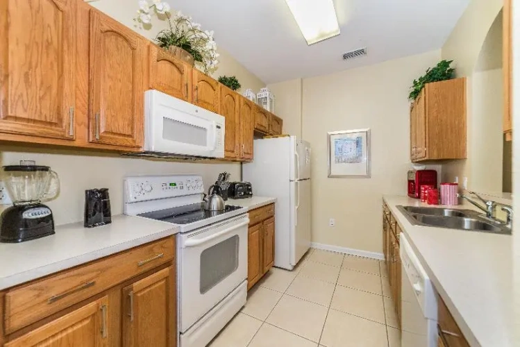 3 Bedrooms Apartment