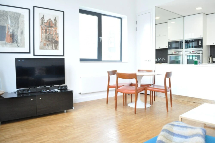 Farringdon 3 Bedroom Flat With Terrace