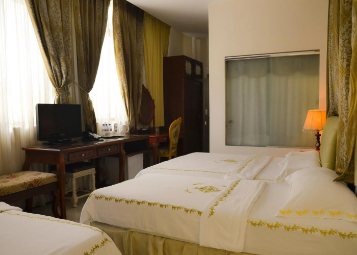 Jayleen 1918 Hotel