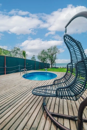 Deluxe Suite with lake view