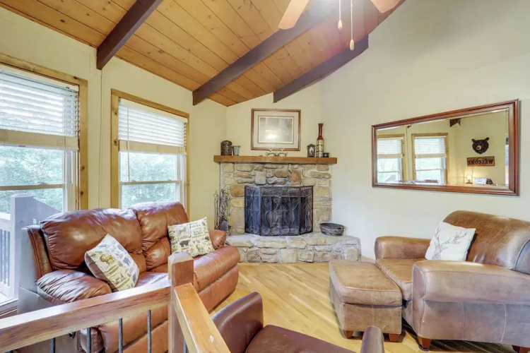 2 Decks, Mountain View: Beech Mountain Cabin!