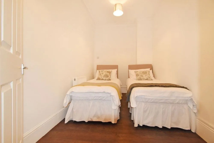 Clarendon Apartment