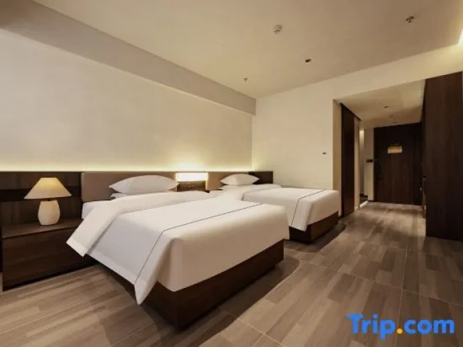 Standard Twin room with courtyard view