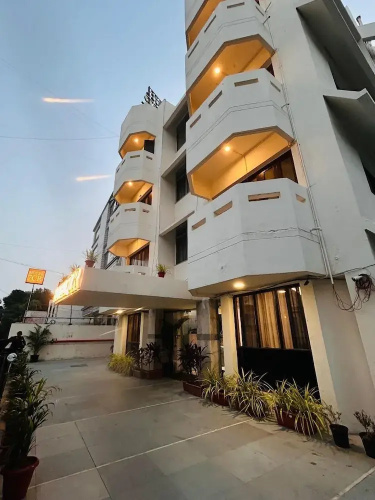 7Cr Hotel