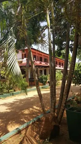 Sri Ramya Holiday Inn