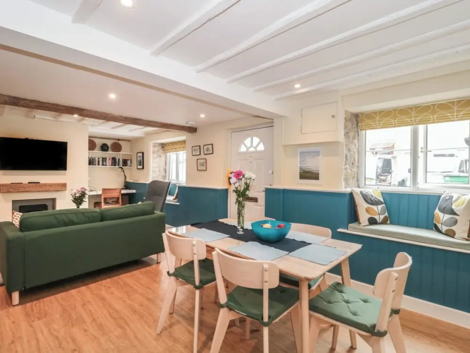 Holly Cottage