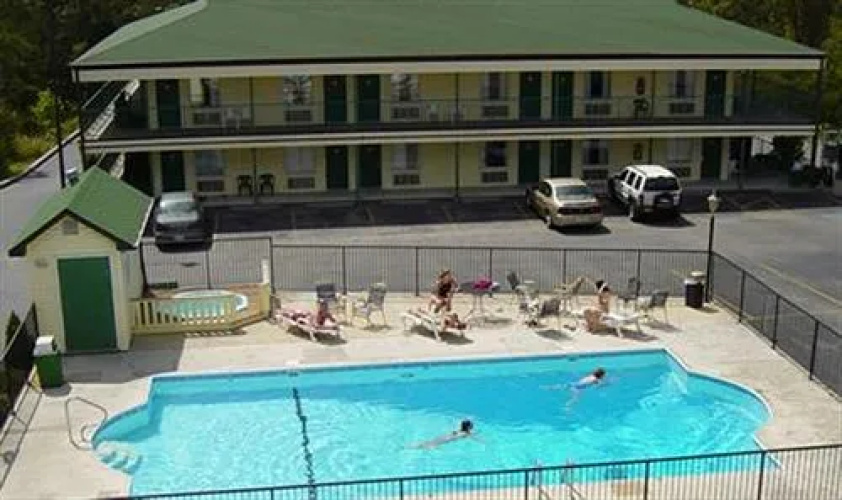Four Seasons Inn