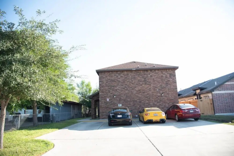 Modern 2 bed 2-bath Next to University Utrgv