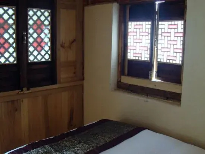 Shaxi Guzongma Hostel