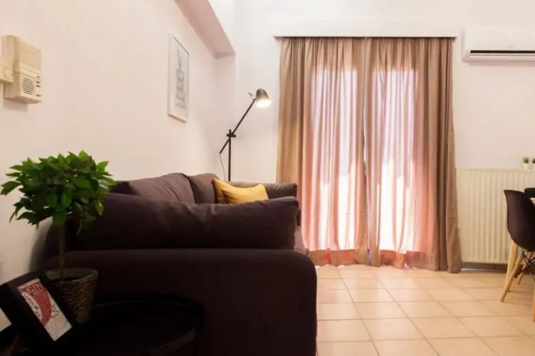 Drakatos Apartment 1B