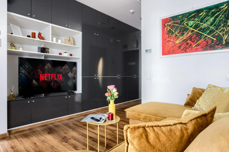 Ari Yellow Apartment