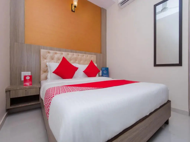 Golden Arch By OYO Rooms