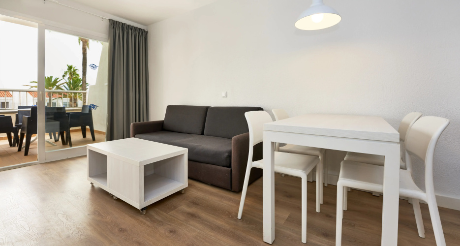 Globales Los Delfines Hotel & Apartments