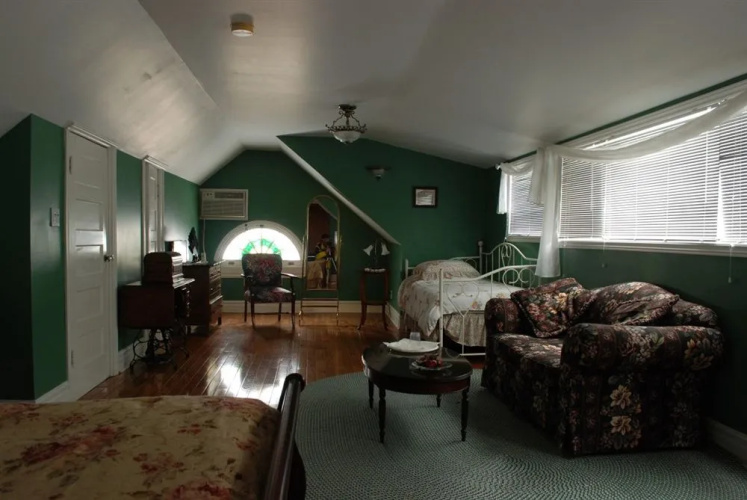 Chestnut Inn Bed and Breakfast