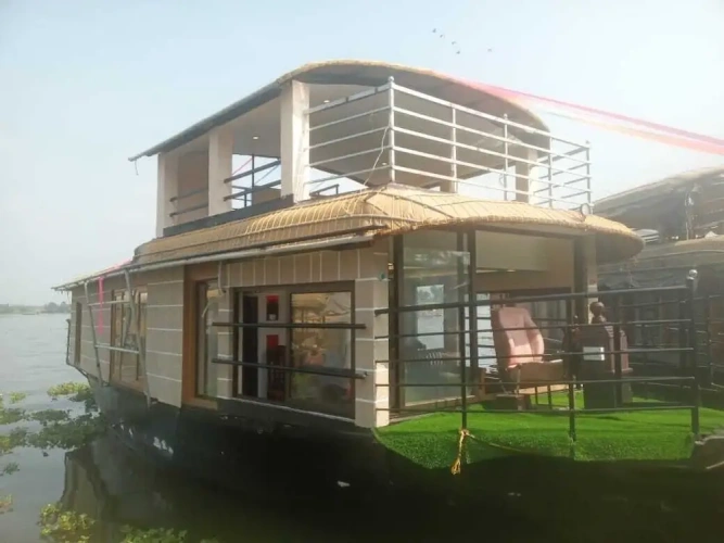 1 Bedroom Deluxe Double room with balcony