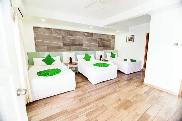 Standard Triple room with balcony