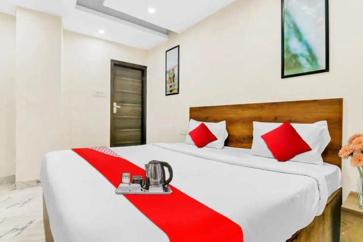 OYO Flagship 70400 Hotel Olive Inn