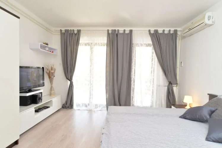 Apartment 628