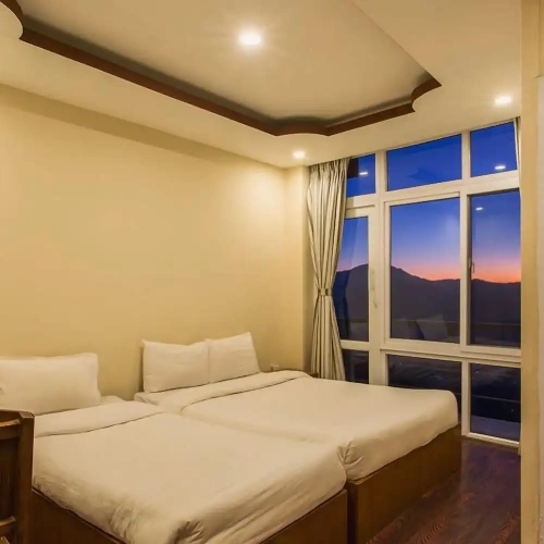 Standard Twin room with balcony