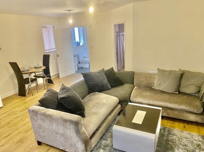 Impeccable 1-bed Apartment in Town Centre Luton